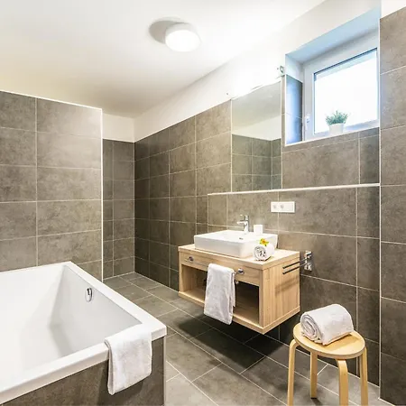 Spacious With Infrared Sauna *