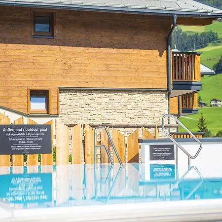 Spacious With Infrared Sauna Chalet
